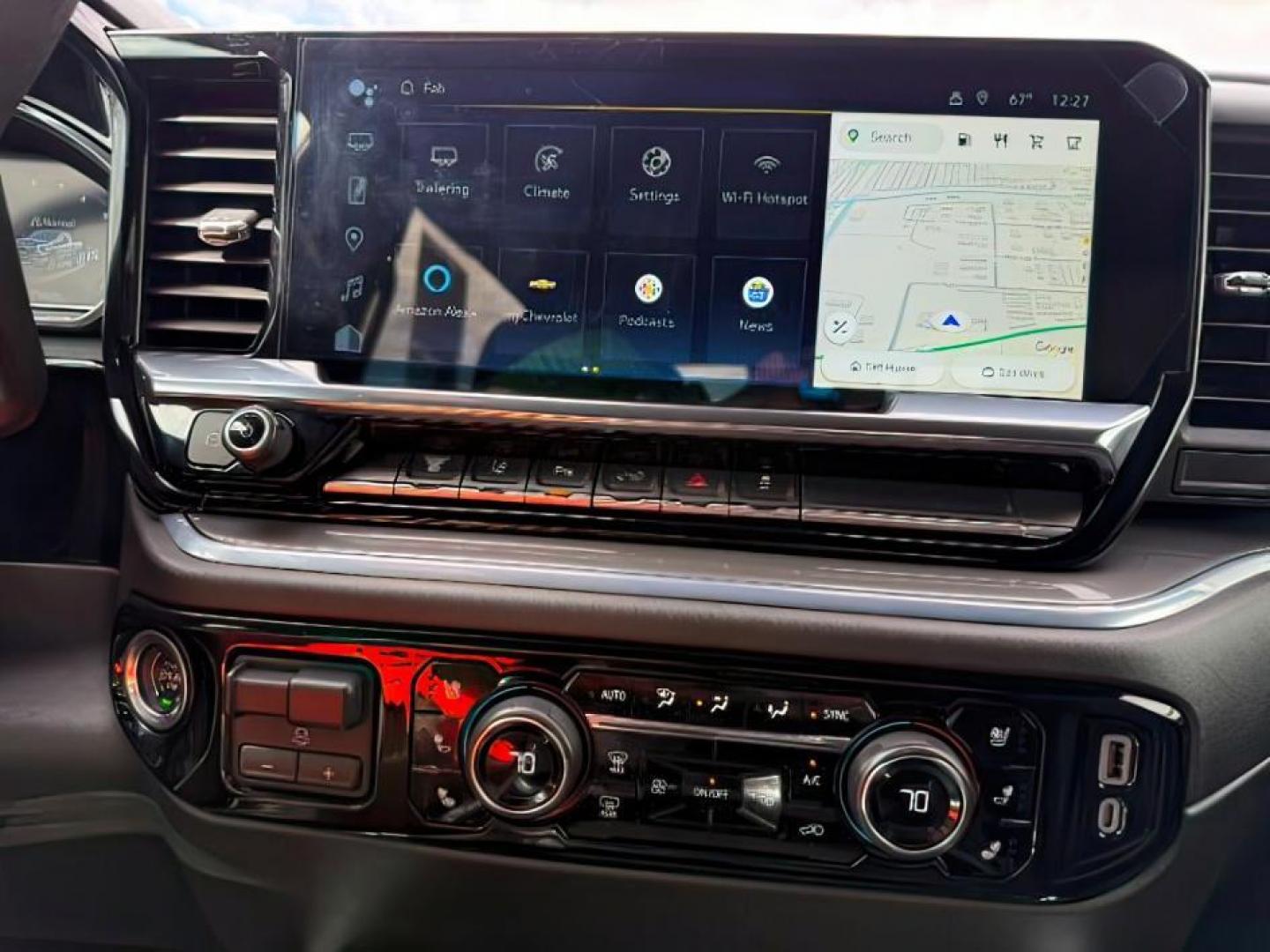 2024 Black /LEATHER Chevrolet Silverado 3500HD (2GC4YVEY3R1) with an Duramax 66L V-8 diesel direct injection engine, Automatic transmission, located at 1175 N Woodruff Ave, Idaho Falls, ID, 83401, 43.506901, -111.999657 - At Timberline Auto, finding a great deal on your next vehicle is always easy! Our experienced sales staff's goal is to help find you the right vehicle at the right price! Our knowledgeable finance department has options for almost any credit score. We offer extended service contract options to prote - Photo#15