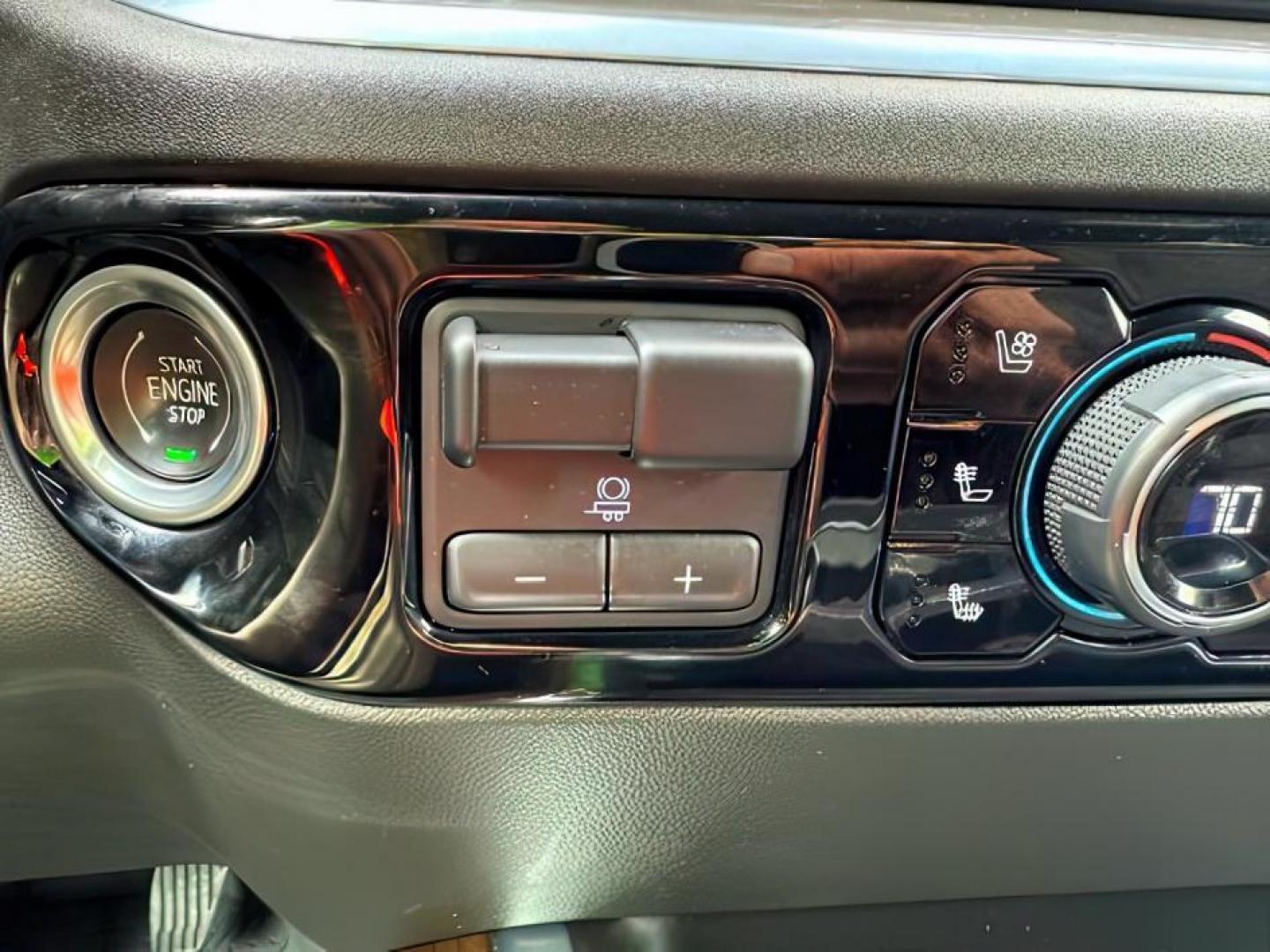 2024 Black /LEATHER Chevrolet Silverado 3500HD (2GC4YVEY3R1) with an Duramax 66L V-8 diesel direct injection engine, Automatic transmission, located at 1175 N Woodruff Ave, Idaho Falls, ID, 83401, 43.506901, -111.999657 - At Timberline Auto, finding a great deal on your next vehicle is always easy! Our experienced sales staff's goal is to help find you the right vehicle at the right price! Our knowledgeable finance department has options for almost any credit score. We offer extended service contract options to prote - Photo#16