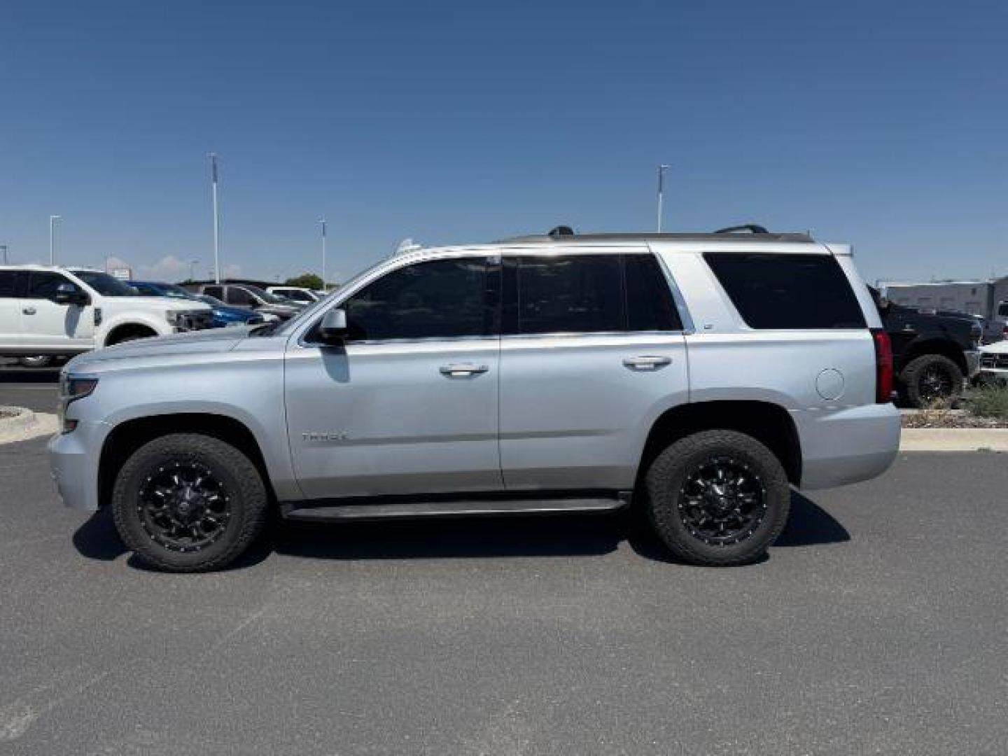 2020 Silver Ice Metallic /Jet Black Chevrolet Tahoe (1GNSKBKC7LR) with an EcoTec3 53L V-8 gasoline direct injection engine, Automatic transmission, located at 1175 N Woodruff Ave, Idaho Falls, ID, 83401, 43.506901, -111.999657 - Photo#1