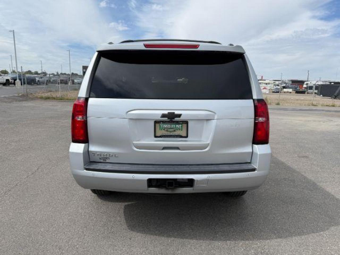2020 Silver Ice Metallic /Jet Black Chevrolet Tahoe (1GNSKBKC7LR) with an EcoTec3 53L V-8 gasoline direct injection engine, Automatic transmission, located at 1175 N Woodruff Ave, Idaho Falls, ID, 83401, 43.506901, -111.999657 - At Timberline Auto, finding a great deal on your next vehicle is always easy! Our experienced sales staff's goal is to help find you the right vehicle at the right price! Our knowledgeable finance department has options for almost any credit score. We offer extended service contract options to prote - Photo#28