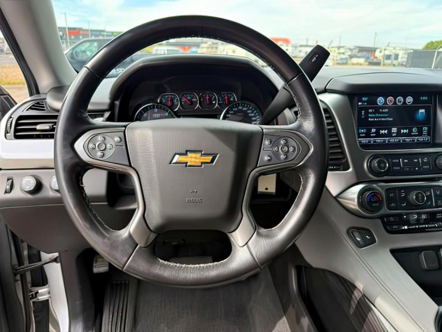 2020 Silver Ice Metallic /Jet Black Chevrolet Tahoe (1GNSKBKC7LR) with an EcoTec3 53L V-8 gasoline direct injection engine, Automatic transmission, located at 1175 N Woodruff Ave, Idaho Falls, ID, 83401, 43.506901, -111.999657 - At Timberline Auto, finding a great deal on your next vehicle is always easy! Our experienced sales staff's goal is to help find you the right vehicle at the right price! Our knowledgeable finance department has options for almost any credit score. We offer extended service contract options to prote - Photo#15