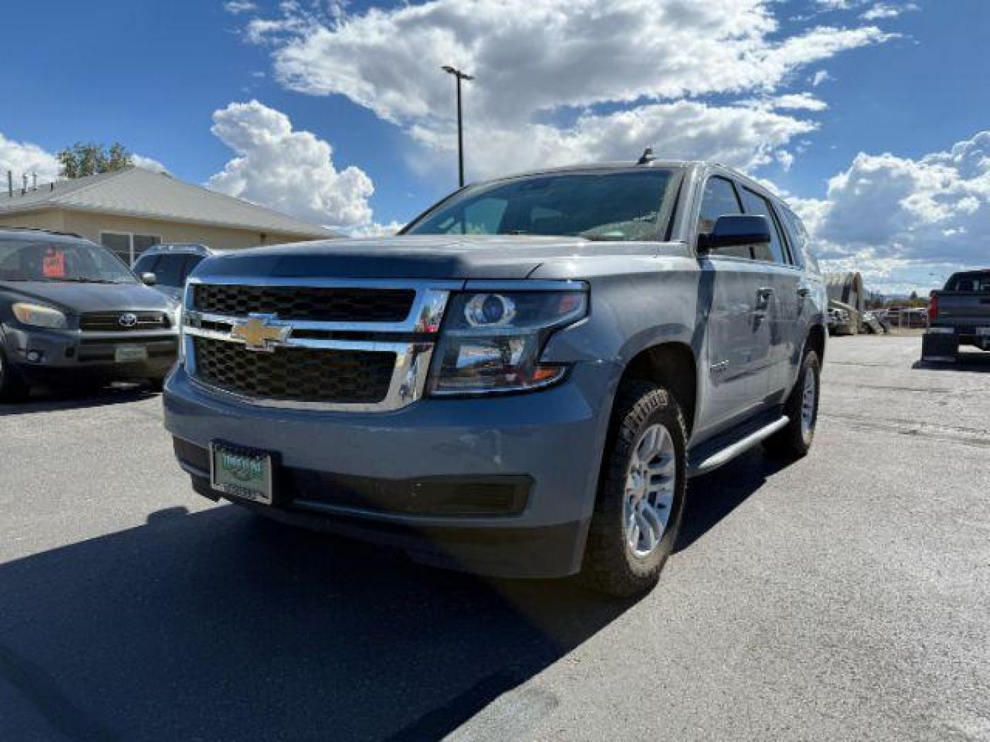 2016 GRAY /Jet Black/Dark Ash Chevrolet Tahoe (1GNSKBKC2GR) with an EcoTec3 53L V-8 gasoline direct injection engine, Automatic transmission, located at 1175 N Woodruff Ave, Idaho Falls, ID, 83401, 43.506901, -111.999657 - At Timberline Auto, finding a great deal on your next vehicle is always easy! Our experienced sales staff's goal is to help find you the right vehicle at the right price! Our knowledgeable finance department has options for almost any credit score. We offer extended service contract options to prote - Photo#27
