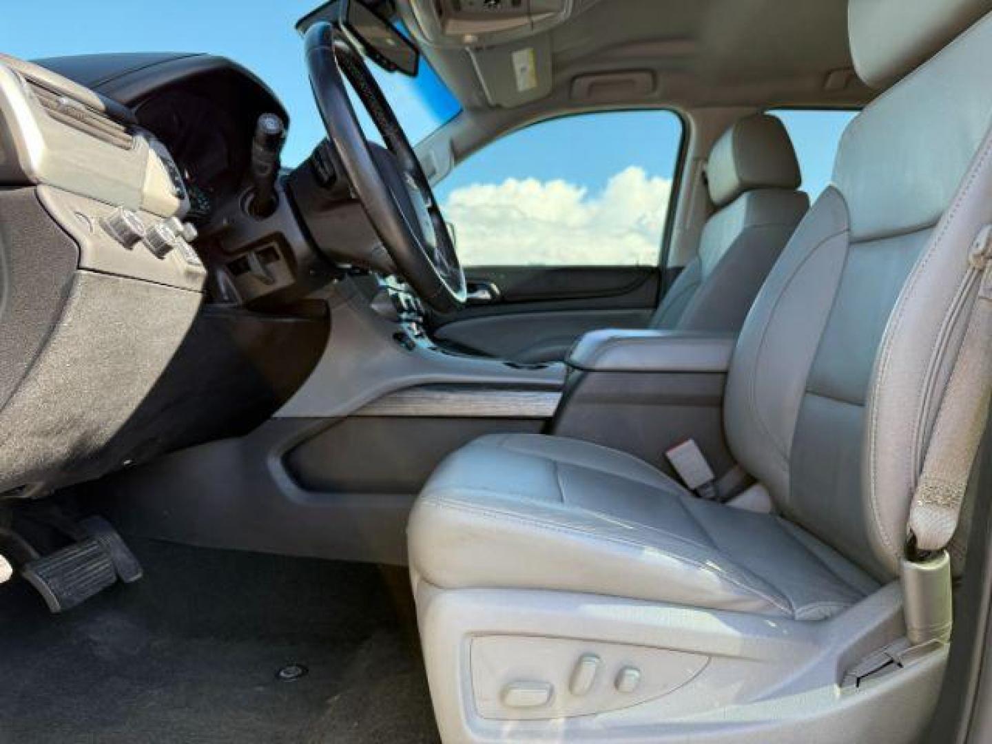2016 GRAY /Jet Black/Dark Ash Chevrolet Tahoe (1GNSKBKC2GR) with an EcoTec3 53L V-8 gasoline direct injection engine, Automatic transmission, located at 1175 N Woodruff Ave, Idaho Falls, ID, 83401, 43.506901, -111.999657 - At Timberline Auto, finding a great deal on your next vehicle is always easy! Our experienced sales staff's goal is to help find you the right vehicle at the right price! Our knowledgeable finance department has options for almost any credit score. We offer extended service contract options to prote - Photo#40
