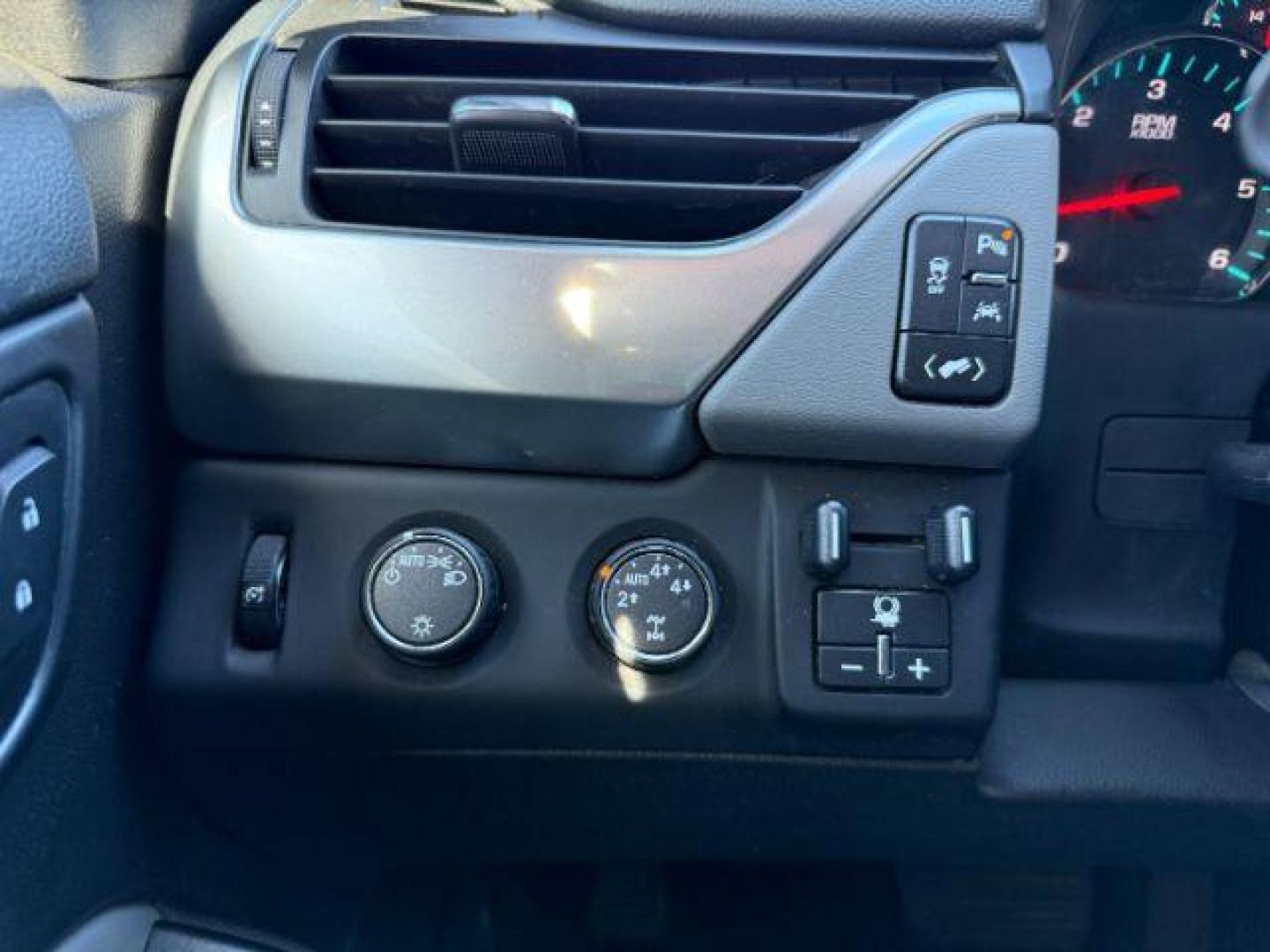 2016 GRAY /Jet Black/Dark Ash Chevrolet Tahoe (1GNSKBKC2GR) with an EcoTec3 53L V-8 gasoline direct injection engine, Automatic transmission, located at 1175 N Woodruff Ave, Idaho Falls, ID, 83401, 43.506901, -111.999657 - At Timberline Auto, finding a great deal on your next vehicle is always easy! Our experienced sales staff's goal is to help find you the right vehicle at the right price! Our knowledgeable finance department has options for almost any credit score. We offer extended service contract options to prote - Photo#46