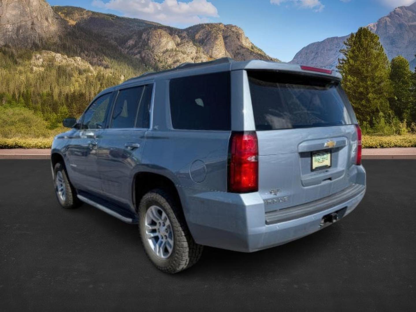 2016 GRAY /Jet Black/Dark Ash Chevrolet Tahoe (1GNSKBKC2GR) with an EcoTec3 53L V-8 gasoline direct injection engine, Automatic transmission, located at 1175 N Woodruff Ave, Idaho Falls, ID, 83401, 43.506901, -111.999657 - At Timberline Auto, finding a great deal on your next vehicle is always easy! Our experienced sales staff's goal is to help find you the right vehicle at the right price! Our knowledgeable finance department has options for almost any credit score. We offer extended service contract options to prote - Photo#2