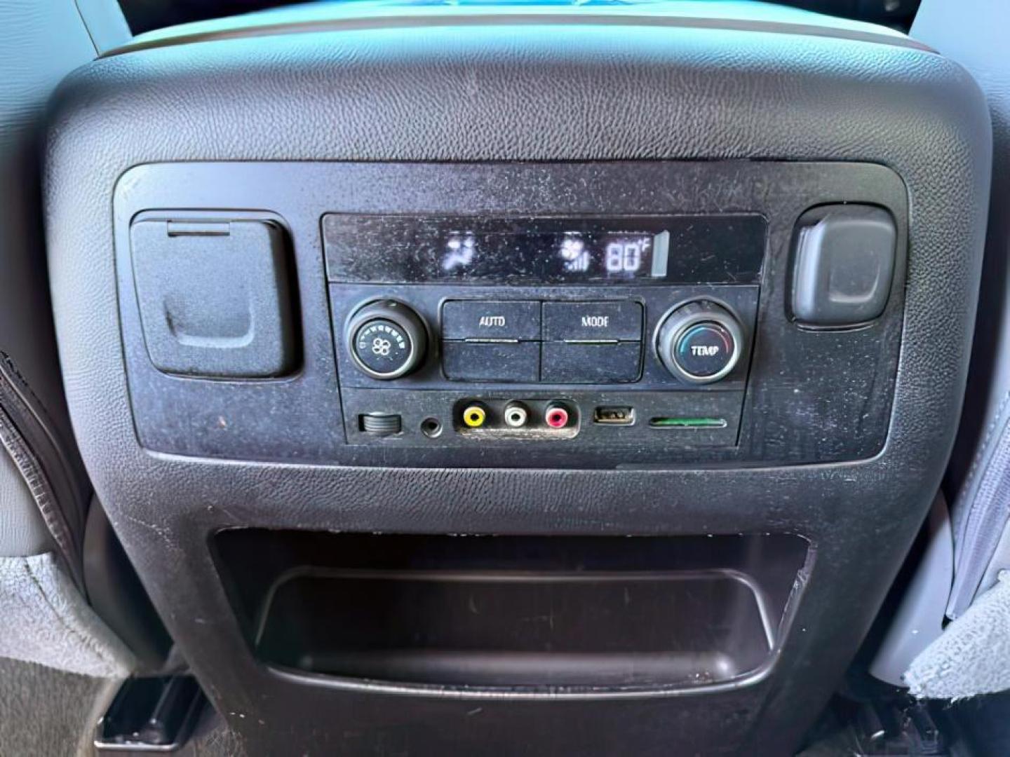 2016 GRAY /Jet Black/Dark Ash Chevrolet Tahoe (1GNSKBKC2GR) with an EcoTec3 53L V-8 gasoline direct injection engine, Automatic transmission, located at 1175 N Woodruff Ave, Idaho Falls, ID, 83401, 43.506901, -111.999657 - At Timberline Auto, finding a great deal on your next vehicle is always easy! Our experienced sales staff's goal is to help find you the right vehicle at the right price! Our knowledgeable finance department has options for almost any credit score. We offer extended service contract options to prote - Photo#23