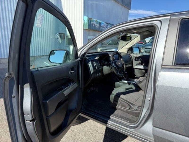 2021 Satin Steel Metallic /Jet Black Chevrolet Colorado 4WD LT (1GCGTCEN5M1) with an V6, 3.6L engine, 8-speed automatic transmission, located at 1175 N Woodruff Ave, Idaho Falls, ID, 83401, 43.506901, -111.999657 - <b>Vehicle Details</b><br>Discover capable midsize truck performance with this pre-owned 2021 Chevrolet Colorado LT 4WD, now available in Idaho Falls, ID. Powered by a strong V6, 3.6L gasoline engine, this Chevrolet Colorado delivers confident acceleration, dependable towing ability, and the versati- Photo#10
