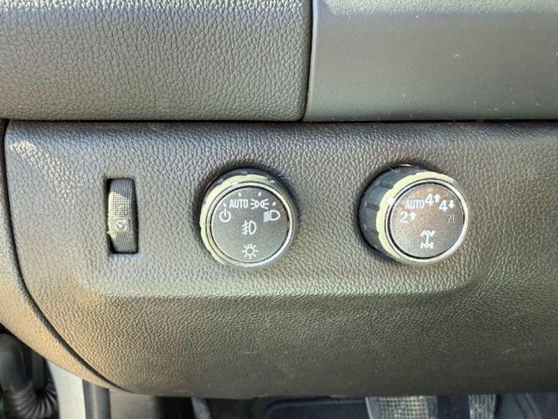 2021 Satin Steel Metallic /Jet Black Chevrolet Colorado 4WD LT (1GCGTCEN5M1) with an V6, 3.6L engine, 8-speed automatic transmission, located at 1175 N Woodruff Ave, Idaho Falls, ID, 83401, 43.506901, -111.999657 - <b>Vehicle Details</b><br>Discover capable midsize truck performance with this pre-owned 2021 Chevrolet Colorado LT 4WD, now available in Idaho Falls, ID. Powered by a strong V6, 3.6L gasoline engine, this Chevrolet Colorado delivers confident acceleration, dependable towing ability, and the versati- Photo#17