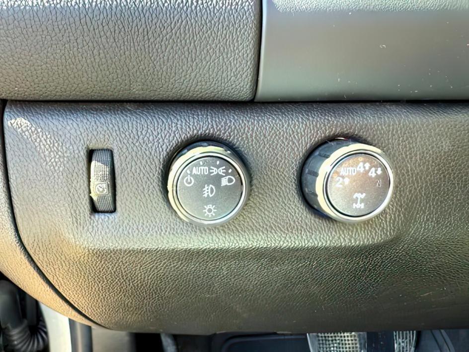 2021 GRAY /Jet Black Chevrolet Colorado 4WD Crew Cab Short Box LT (1GCGTCEN5M1) with an 3.6L V-6 gasoline direct injection engine, AUTOMATIC transmission, located at 1235 N Woodruff Ave., Idaho Falls, 83401, (208) 523-1053, 43.507172, -112.000488 - At Timberline Auto, finding a great deal on your next vehicle is always easy! Our experienced sales staff's goal is to help find you the right vehicle at the right price! Our knowledgeable finance department has options for almost any credit score. We offer extended service contract options to prote - Photo#17