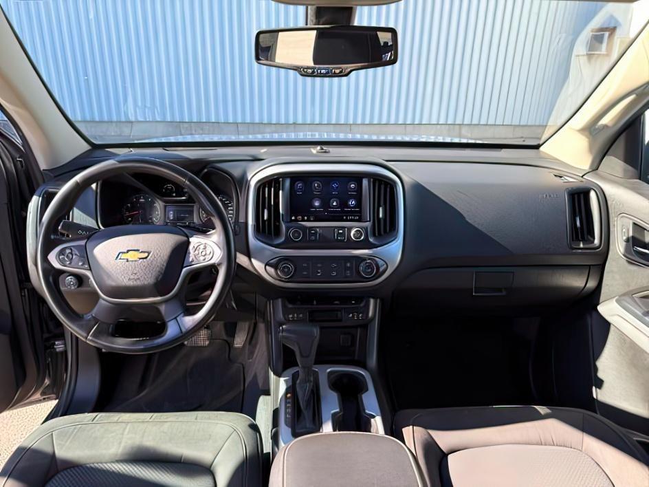 2021 GRAY /Jet Black Chevrolet Colorado 4WD Crew Cab Short Box LT (1GCGTCEN5M1) with an 3.6L V-6 gasoline direct injection engine, AUTOMATIC transmission, located at 1235 N Woodruff Ave., Idaho Falls, 83401, (208) 523-1053, 43.507172, -112.000488 - At Timberline Auto, finding a great deal on your next vehicle is always easy! Our experienced sales staff's goal is to help find you the right vehicle at the right price! Our knowledgeable finance department has options for almost any credit score. We offer extended service contract options to prote - Photo#20
