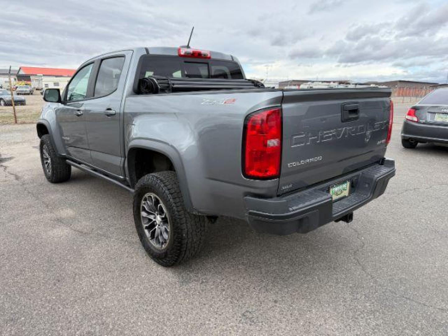 2021 GRAY /Jet Black Chevrolet Colorado (1GCGTEEN9M1) with an 36L V-6 gasoline direct injection engine, Automatic transmission, located at 1175 N Woodruff Ave, Idaho Falls, ID, 83401, 43.506901, -111.999657 - At Timberline Auto, finding a great deal on your next vehicle is always easy! Our experienced sales staff's goal is to help find you the right vehicle at the right price! Our knowledgeable finance department has options for almost any credit score. We offer extended service contract options to prote - Photo#27