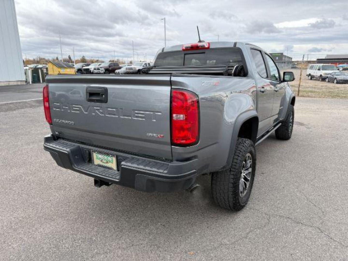 2021 GRAY /Jet Black Chevrolet Colorado (1GCGTEEN9M1) with an 36L V-6 gasoline direct injection engine, Automatic transmission, located at 1175 N Woodruff Ave, Idaho Falls, ID, 83401, 43.506901, -111.999657 - At Timberline Auto, finding a great deal on your next vehicle is always easy! Our experienced sales staff's goal is to help find you the right vehicle at the right price! Our knowledgeable finance department has options for almost any credit score. We offer extended service contract options to prote - Photo#31