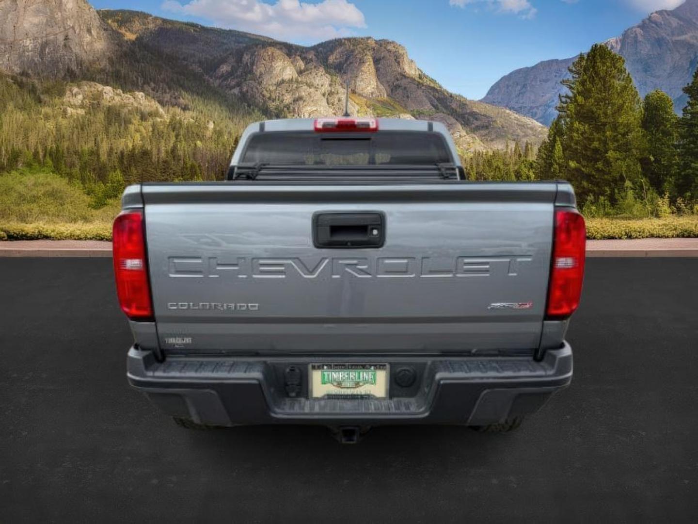 2021 GRAY /Jet Black Chevrolet Colorado (1GCGTEEN9M1) with an 36L V-6 gasoline direct injection engine, Automatic transmission, located at 1175 N Woodruff Ave, Idaho Falls, ID, 83401, 43.506901, -111.999657 - At Timberline Auto, finding a great deal on your next vehicle is always easy! Our experienced sales staff's goal is to help find you the right vehicle at the right price! Our knowledgeable finance department has options for almost any credit score. We offer extended service contract options to prote - Photo#3