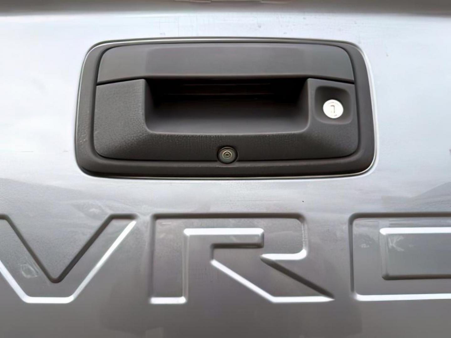 2021 GRAY /Jet Black Chevrolet Colorado (1GCGTEEN9M1) with an 36L V-6 gasoline direct injection engine, Automatic transmission, located at 1175 N Woodruff Ave, Idaho Falls, ID, 83401, 43.506901, -111.999657 - At Timberline Auto, finding a great deal on your next vehicle is always easy! Our experienced sales staff's goal is to help find you the right vehicle at the right price! Our knowledgeable finance department has options for almost any credit score. We offer extended service contract options to prote - Photo#4