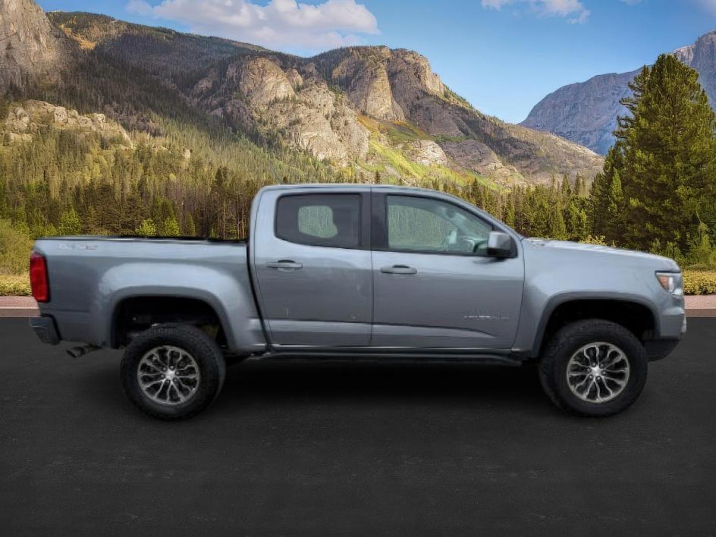 2021 GRAY /Jet Black Chevrolet Colorado (1GCGTEEN9M1) with an 36L V-6 gasoline direct injection engine, Automatic transmission, located at 1175 N Woodruff Ave, Idaho Falls, ID, 83401, 43.506901, -111.999657 - At Timberline Auto, finding a great deal on your next vehicle is always easy! Our experienced sales staff's goal is to help find you the right vehicle at the right price! Our knowledgeable finance department has options for almost any credit score. We offer extended service contract options to prote - Photo#7