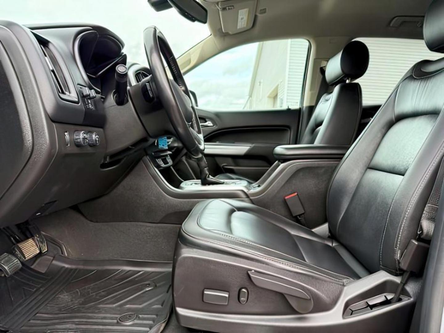 2021 GRAY /Jet Black Chevrolet Colorado (1GCGTEEN9M1) with an 36L V-6 gasoline direct injection engine, Automatic transmission, located at 1175 N Woodruff Ave, Idaho Falls, ID, 83401, 43.506901, -111.999657 - At Timberline Auto, finding a great deal on your next vehicle is always easy! Our experienced sales staff's goal is to help find you the right vehicle at the right price! Our knowledgeable finance department has options for almost any credit score. We offer extended service contract options to prote - Photo#12