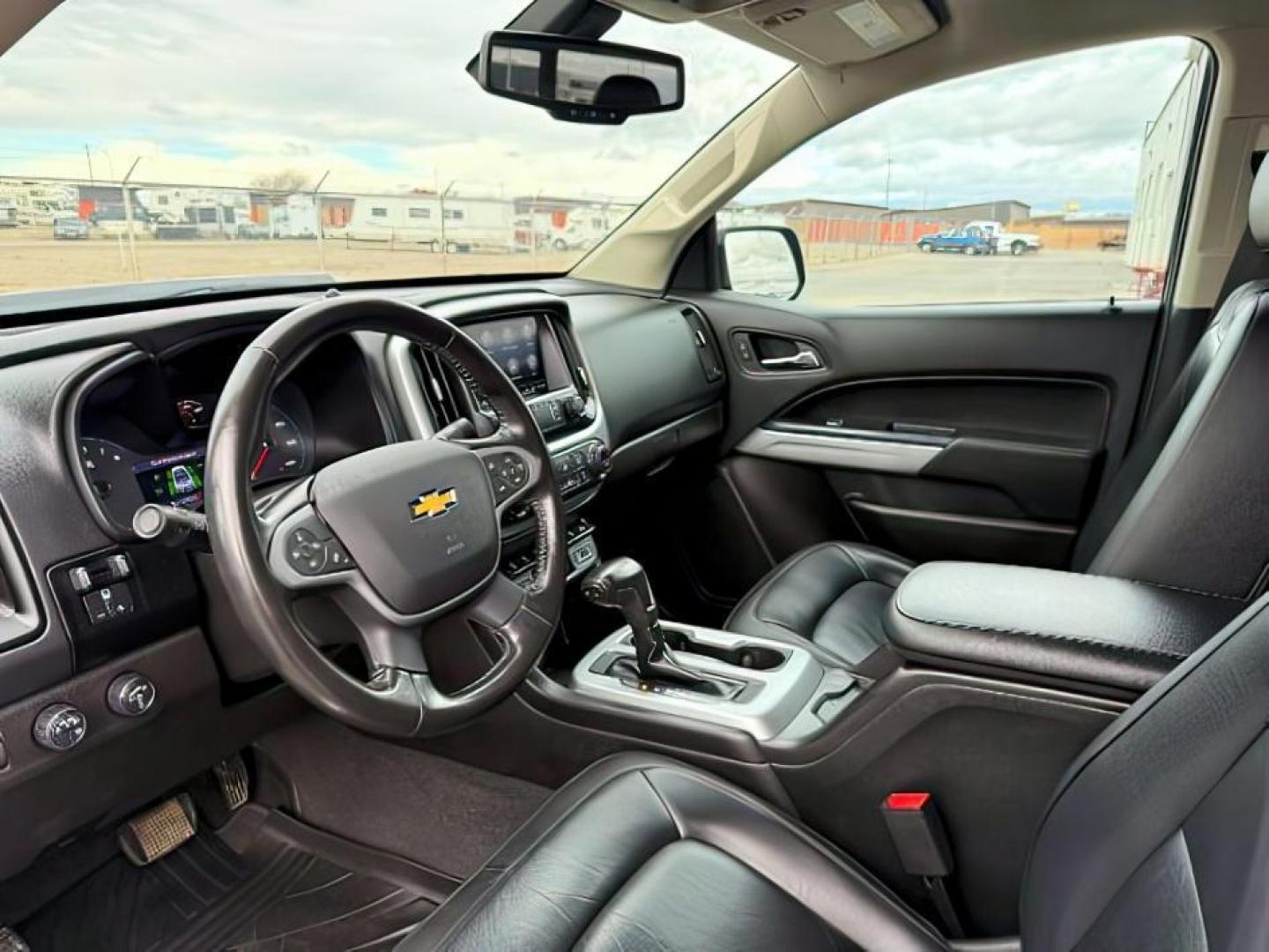 2021 GRAY /Jet Black Chevrolet Colorado (1GCGTEEN9M1) with an 36L V-6 gasoline direct injection engine, Automatic transmission, located at 1175 N Woodruff Ave, Idaho Falls, ID, 83401, 43.506901, -111.999657 - At Timberline Auto, finding a great deal on your next vehicle is always easy! Our experienced sales staff's goal is to help find you the right vehicle at the right price! Our knowledgeable finance department has options for almost any credit score. We offer extended service contract options to prote - Photo#13