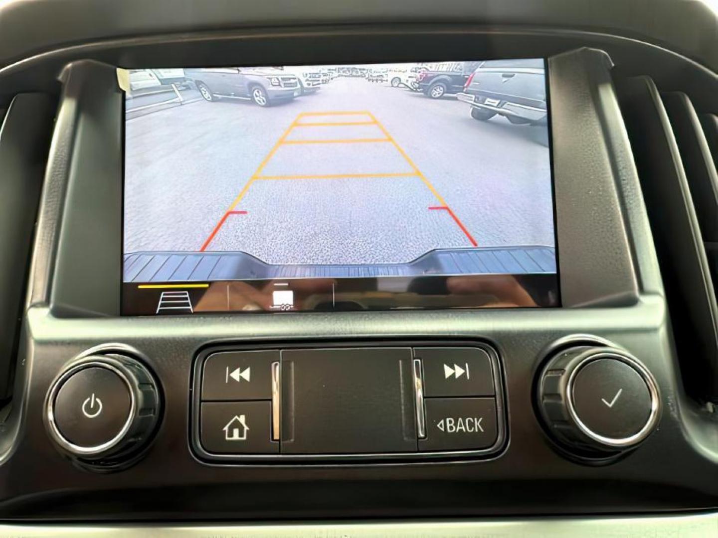 2021 GRAY /Jet Black Chevrolet Colorado (1GCGTEEN9M1) with an 36L V-6 gasoline direct injection engine, Automatic transmission, located at 1175 N Woodruff Ave, Idaho Falls, ID, 83401, 43.506901, -111.999657 - At Timberline Auto, finding a great deal on your next vehicle is always easy! Our experienced sales staff's goal is to help find you the right vehicle at the right price! Our knowledgeable finance department has options for almost any credit score. We offer extended service contract options to prote - Photo#17