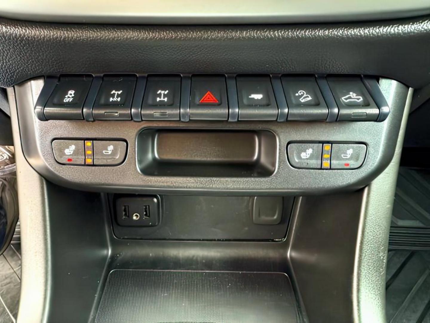 2021 GRAY /Jet Black Chevrolet Colorado (1GCGTEEN9M1) with an 36L V-6 gasoline direct injection engine, Automatic transmission, located at 1175 N Woodruff Ave, Idaho Falls, ID, 83401, 43.506901, -111.999657 - At Timberline Auto, finding a great deal on your next vehicle is always easy! Our experienced sales staff's goal is to help find you the right vehicle at the right price! Our knowledgeable finance department has options for almost any credit score. We offer extended service contract options to prote - Photo#18