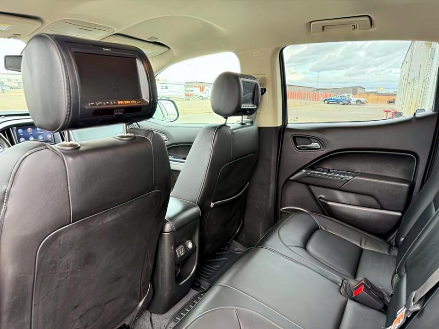 2021 GRAY /Jet Black Chevrolet Colorado (1GCGTEEN9M1) with an 36L V-6 gasoline direct injection engine, Automatic transmission, located at 1175 N Woodruff Ave, Idaho Falls, ID, 83401, 43.506901, -111.999657 - At Timberline Auto, finding a great deal on your next vehicle is always easy! Our experienced sales staff's goal is to help find you the right vehicle at the right price! Our knowledgeable finance department has options for almost any credit score. We offer extended service contract options to prote - Photo#23