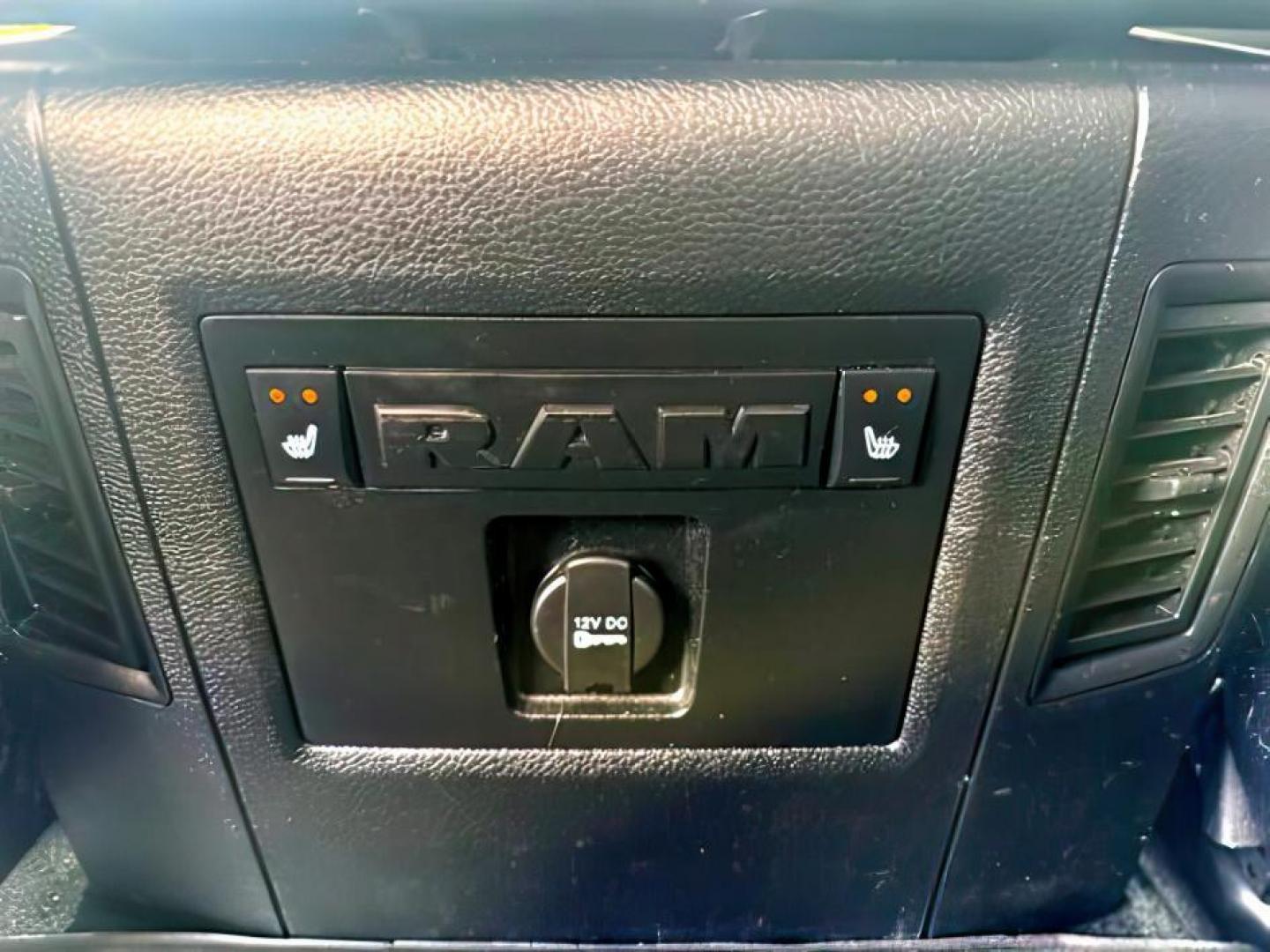 2015 Black Clearcoat /Black Ram 2500 (3C6UR5KL0FG) with an Cummins 67L I-6 diesel direct injection engine, Automatic transmission, located at 1175 N Woodruff Ave, Idaho Falls, ID, 83401, 43.506901, -111.999657 - At Timberline Auto, finding a great deal on your next vehicle is always easy! Our experienced sales staff's goal is to help find you the right vehicle at the right price! Our knowledgeable finance department has options for almost any credit score. We offer extended service contract options to prote - Photo#19