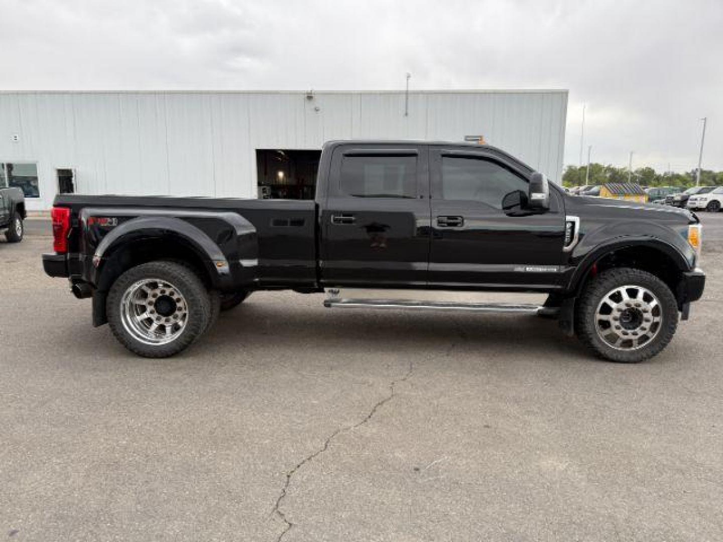 2017 Shadow Black /Black Ford F-350 LARIAT (1FT8W3DT8HE) with an Powerstroke 6.7L V-8 diesel direct injection engine, AUTOMATIC transmission, located at 1235 N Woodruff Ave., Idaho Falls, 83401, (208) 523-1053, 43.507172, -112.000488 - At Timberline Auto, finding a great deal on your next vehicle is always easy! Our experienced sales staff's goal is to help find you the right vehicle at the right price! Our knowledgeable finance department has options for almost any credit score. We offer extended service contract options to prote - Photo#6