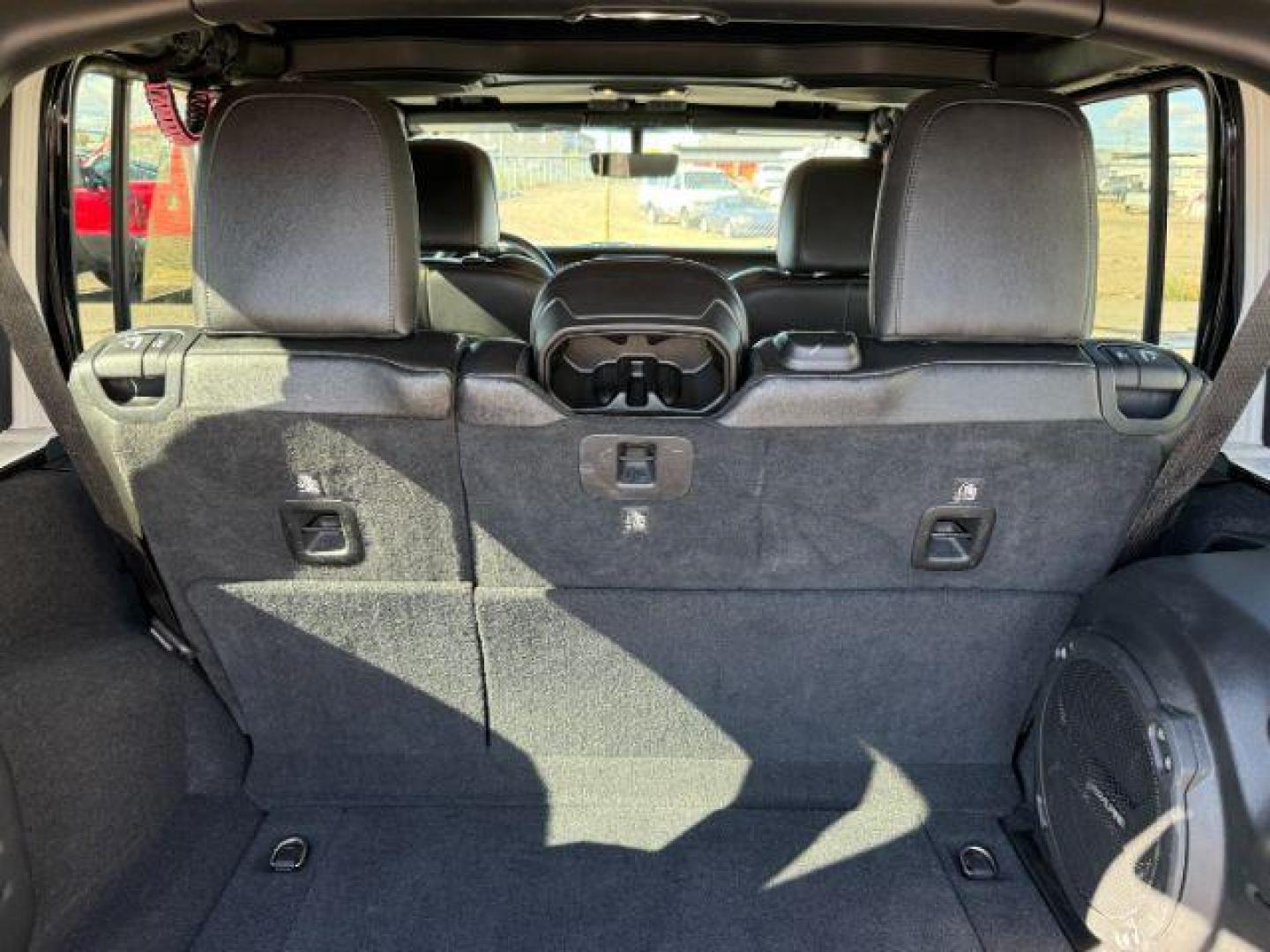 2019 BLACK /CLOTH Jeep Wrangler Unlimited (1C4HJXEN6KW) with an 20 TURBO engine, Automatic transmission, located at 1175 N Woodruff Ave, Idaho Falls, ID, 83401, 43.506901, -111.999657 - At Timberline Auto, finding a great deal on your next vehicle is always easy! Our experienced sales staff's goal is to help find you the right vehicle at the right price! Our knowledgeable finance department has options for almost any credit score. We offer extended service contract options to prote - Photo#6