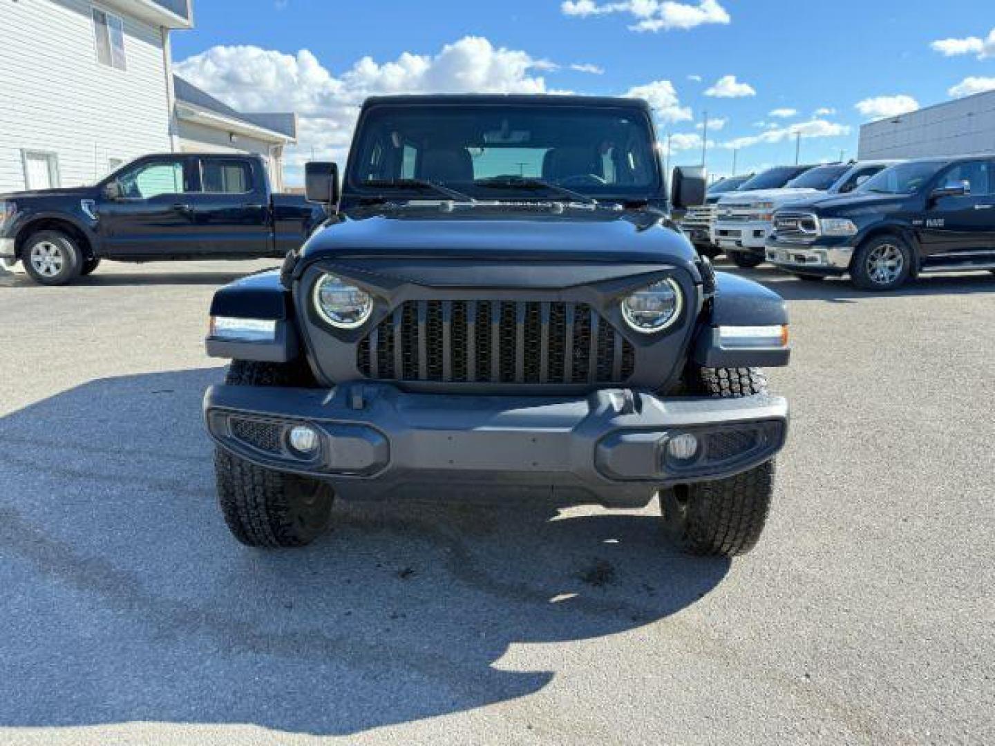 2019 BLACK /CLOTH Jeep Wrangler Unlimited (1C4HJXEN6KW) with an 20 TURBO engine, Automatic transmission, located at 1175 N Woodruff Ave, Idaho Falls, ID, 83401, 43.506901, -111.999657 - At Timberline Auto, finding a great deal on your next vehicle is always easy! Our experienced sales staff's goal is to help find you the right vehicle at the right price! Our knowledgeable finance department has options for almost any credit score. We offer extended service contract options to prote - Photo#10