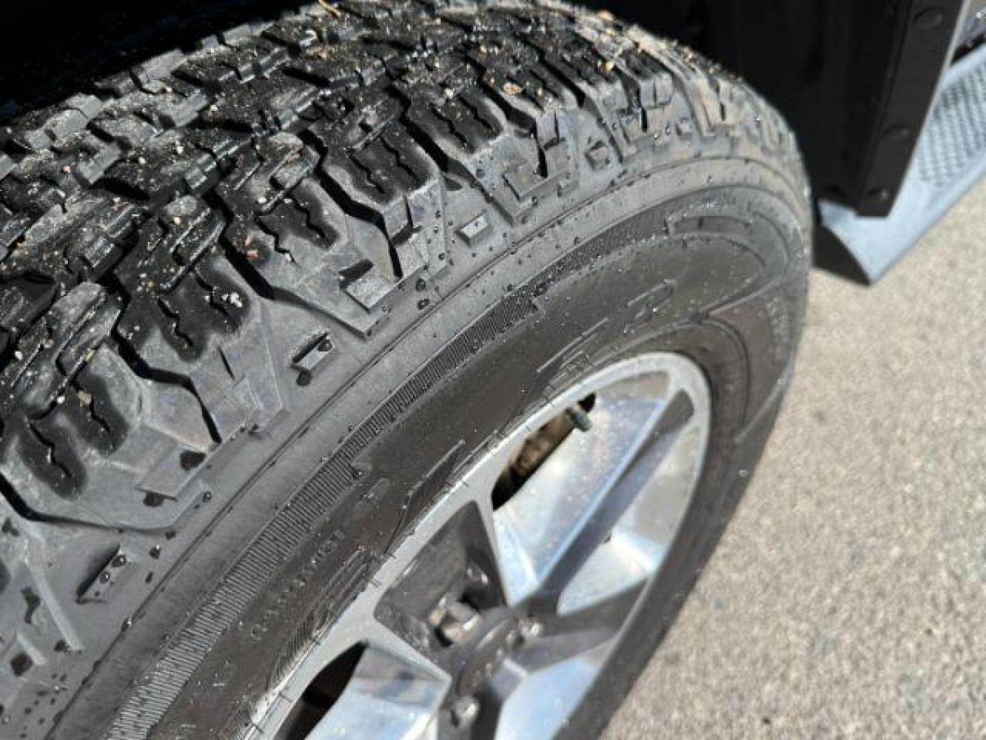2019 BLACK /CLOTH Jeep Wrangler Unlimited (1C4HJXEN6KW) with an 20 TURBO engine, Automatic transmission, located at 1175 N Woodruff Ave, Idaho Falls, ID, 83401, 43.506901, -111.999657 - At Timberline Auto, finding a great deal on your next vehicle is always easy! Our experienced sales staff's goal is to help find you the right vehicle at the right price! Our knowledgeable finance department has options for almost any credit score. We offer extended service contract options to prote - Photo#11