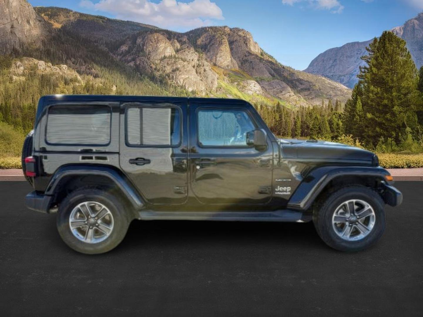 2019 BLACK /CLOTH Jeep Wrangler Unlimited (1C4HJXEN6KW) with an 20 TURBO engine, Automatic transmission, located at 1175 N Woodruff Ave, Idaho Falls, ID, 83401, 43.506901, -111.999657 - At Timberline Auto, finding a great deal on your next vehicle is always easy! Our experienced sales staff's goal is to help find you the right vehicle at the right price! Our knowledgeable finance department has options for almost any credit score. We offer extended service contract options to prote - Photo#7