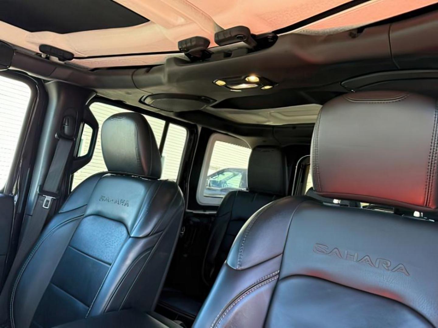 2019 BLACK /CLOTH Jeep Wrangler Unlimited (1C4HJXEN6KW) with an 20 TURBO engine, Automatic transmission, located at 1175 N Woodruff Ave, Idaho Falls, ID, 83401, 43.506901, -111.999657 - At Timberline Auto, finding a great deal on your next vehicle is always easy! Our experienced sales staff's goal is to help find you the right vehicle at the right price! Our knowledgeable finance department has options for almost any credit score. We offer extended service contract options to prote - Photo#17