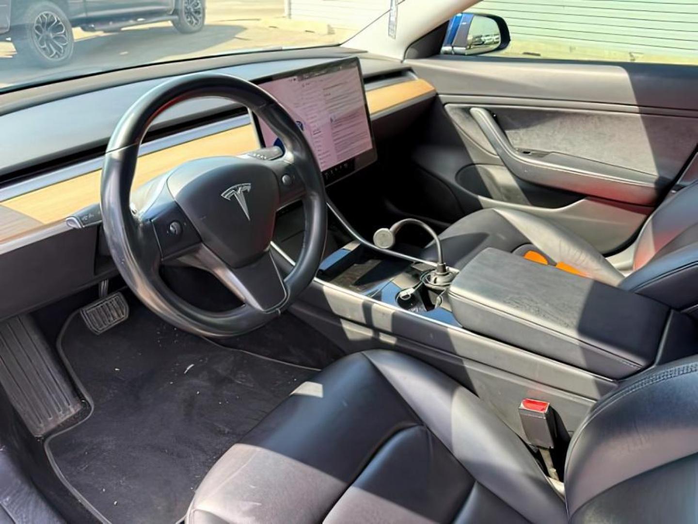 2018 BLUE /CLOTH Tesla Model 3 (5YJ3E1EA4JF) with an ELECTRIC engine, Automatic transmission, located at 1175 N Woodruff Ave, Idaho Falls, ID, 83401, 43.506901, -111.999657 - At Timberline Auto, finding a great deal on your next vehicle is always easy! Our experienced sales staff's goal is to help find you the right vehicle at the right price! Our knowledgeable finance department has options for almost any credit score. We offer extended service contract options to prote - Photo#11