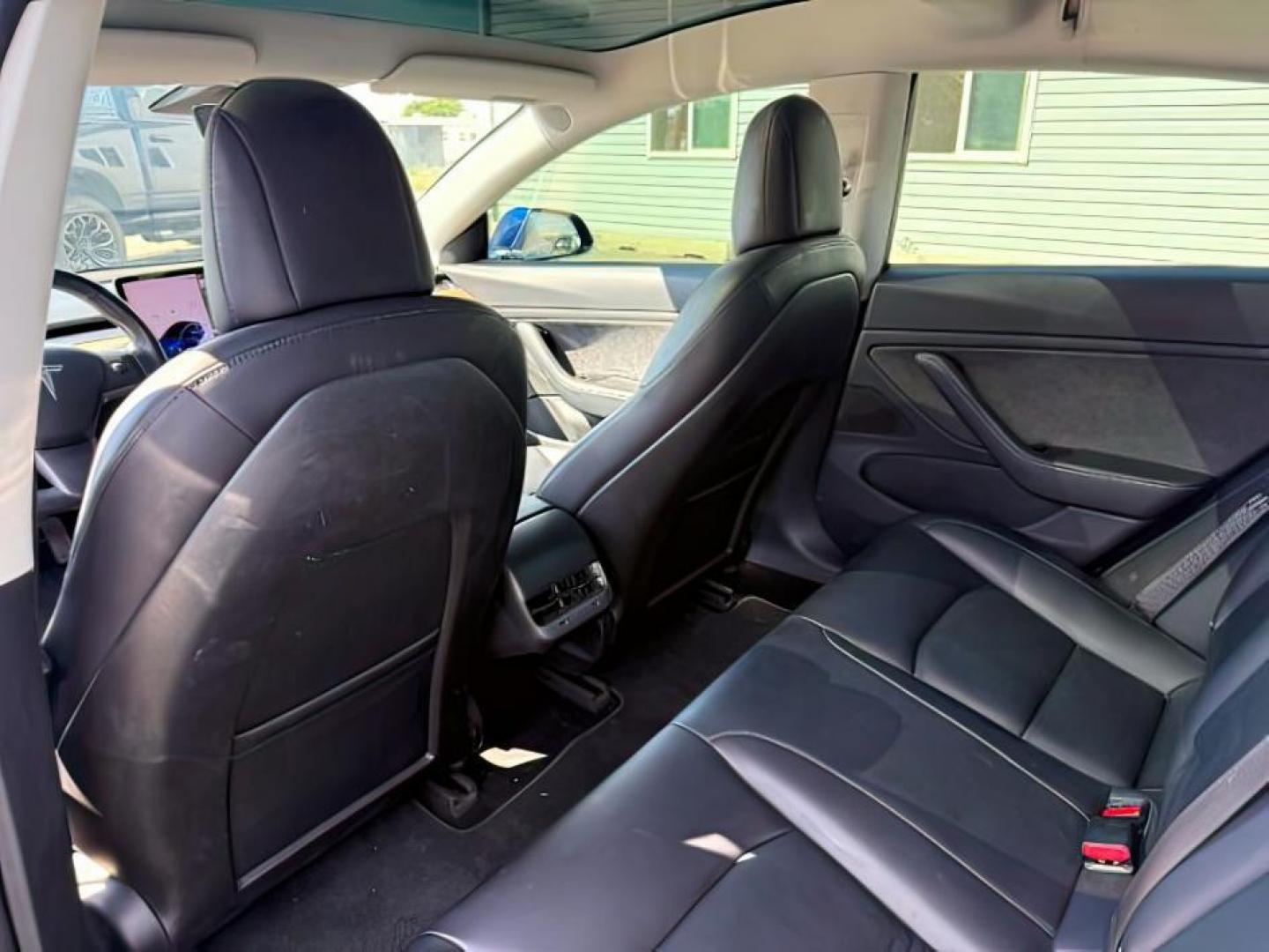 2018 BLUE /CLOTH Tesla Model 3 (5YJ3E1EA4JF) with an ELECTRIC engine, Automatic transmission, located at 1175 N Woodruff Ave, Idaho Falls, ID, 83401, 43.506901, -111.999657 - At Timberline Auto, finding a great deal on your next vehicle is always easy! Our experienced sales staff's goal is to help find you the right vehicle at the right price! Our knowledgeable finance department has options for almost any credit score. We offer extended service contract options to prote - Photo#17