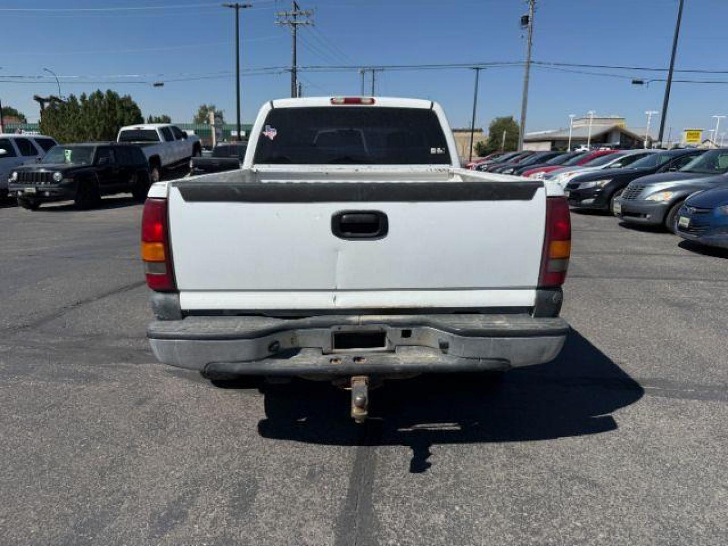 2000 Summit White /Graphite Chevrolet Silverado 1500 (1GCEK19V4YZ) with an Vortec 48L V-8 regular unleaded engine, Automatic transmission, located at 1175 N Woodruff Ave, Idaho Falls, ID, 83401, 43.506901, -111.999657 - At Timberline Auto, finding a great deal on your next vehicle is always easy! Our experienced sales staff's goal is to help find you the right vehicle at the right price! Our knowledgeable finance department has options for almost any credit score. We offer extended service contract options to prote - Photo#17