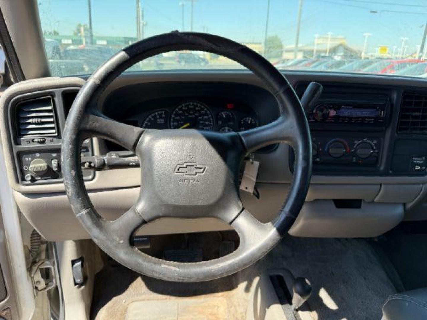 2000 Summit White /Graphite Chevrolet Silverado 1500 (1GCEK19V4YZ) with an Vortec 48L V-8 regular unleaded engine, Automatic transmission, located at 1175 N Woodruff Ave, Idaho Falls, ID, 83401, 43.506901, -111.999657 - At Timberline Auto, finding a great deal on your next vehicle is always easy! Our experienced sales staff's goal is to help find you the right vehicle at the right price! Our knowledgeable finance department has options for almost any credit score. We offer extended service contract options to prote - Photo#24