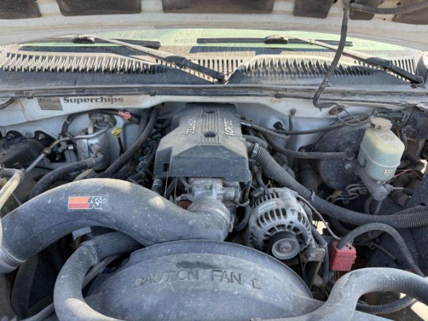 2000 Summit White /Graphite Chevrolet Silverado 1500 (1GCEK19V4YZ) with an Vortec 48L V-8 regular unleaded engine, Automatic transmission, located at 1175 N Woodruff Ave, Idaho Falls, ID, 83401, 43.506901, -111.999657 - At Timberline Auto, finding a great deal on your next vehicle is always easy! Our experienced sales staff's goal is to help find you the right vehicle at the right price! Our knowledgeable finance department has options for almost any credit score. We offer extended service contract options to prote - Photo#27