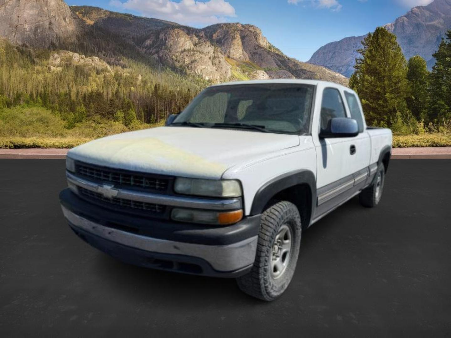 2000 Summit White /Graphite Chevrolet Silverado 1500 (1GCEK19V4YZ) with an Vortec 48L V-8 regular unleaded engine, Automatic transmission, located at 1175 N Woodruff Ave, Idaho Falls, ID, 83401, 43.506901, -111.999657 - At Timberline Auto, finding a great deal on your next vehicle is always easy! Our experienced sales staff's goal is to help find you the right vehicle at the right price! Our knowledgeable finance department has options for almost any credit score. We offer extended service contract options to prote - Photo#0