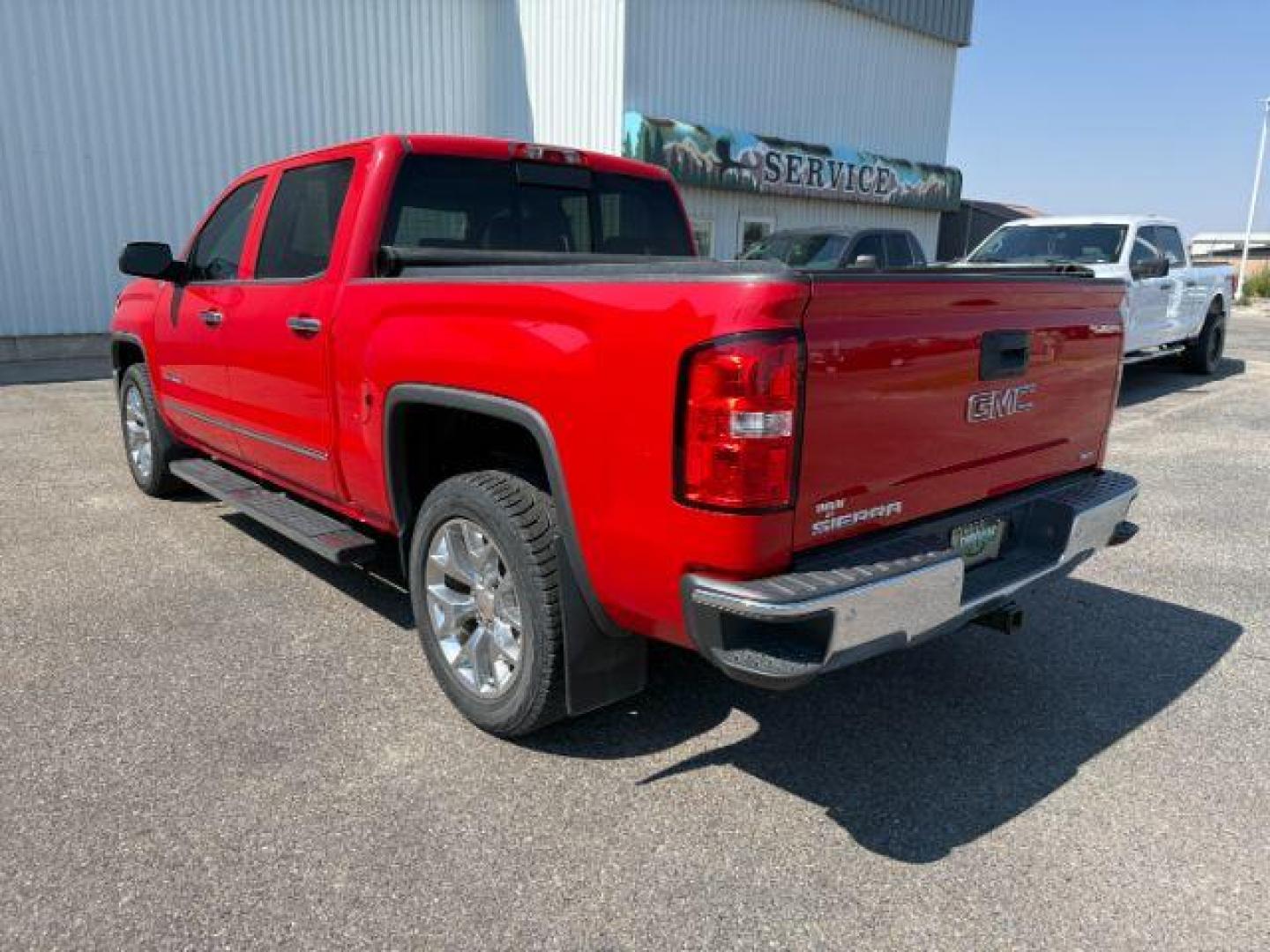 2015 RED /LEATHER GMC Sierra 1500 (3GTU2VEJ6FG) with an 62L V8 engine, Automatic transmission, located at 1175 N Woodruff Ave, Idaho Falls, ID, 83401, 43.506901, -111.999657 - At Timberline Auto, finding a great deal on your next vehicle is always easy! Our experienced sales staff's goal is to help find you the right vehicle at the right price! Our knowledgeable finance department has options for almost any credit score. We offer extended service contract options to prote - Photo#25