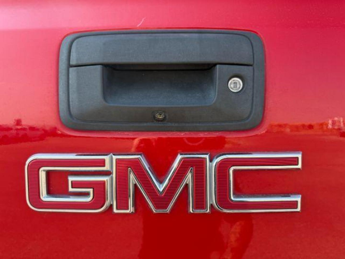 2015 RED /LEATHER GMC Sierra 1500 (3GTU2VEJ6FG) with an 62L V8 engine, Automatic transmission, located at 1175 N Woodruff Ave, Idaho Falls, ID, 83401, 43.506901, -111.999657 - At Timberline Auto, finding a great deal on your next vehicle is always easy! Our experienced sales staff's goal is to help find you the right vehicle at the right price! Our knowledgeable finance department has options for almost any credit score. We offer extended service contract options to prote - Photo#27
