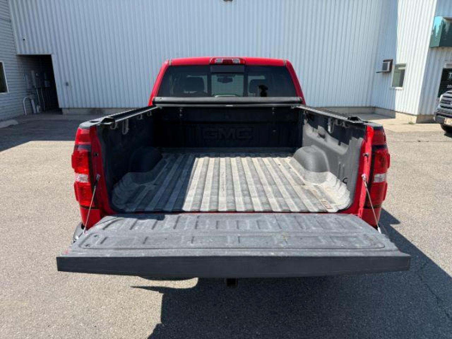 2015 RED /LEATHER GMC Sierra 1500 (3GTU2VEJ6FG) with an 62L V8 engine, Automatic transmission, located at 1175 N Woodruff Ave, Idaho Falls, ID, 83401, 43.506901, -111.999657 - At Timberline Auto, finding a great deal on your next vehicle is always easy! Our experienced sales staff's goal is to help find you the right vehicle at the right price! Our knowledgeable finance department has options for almost any credit score. We offer extended service contract options to prote - Photo#28