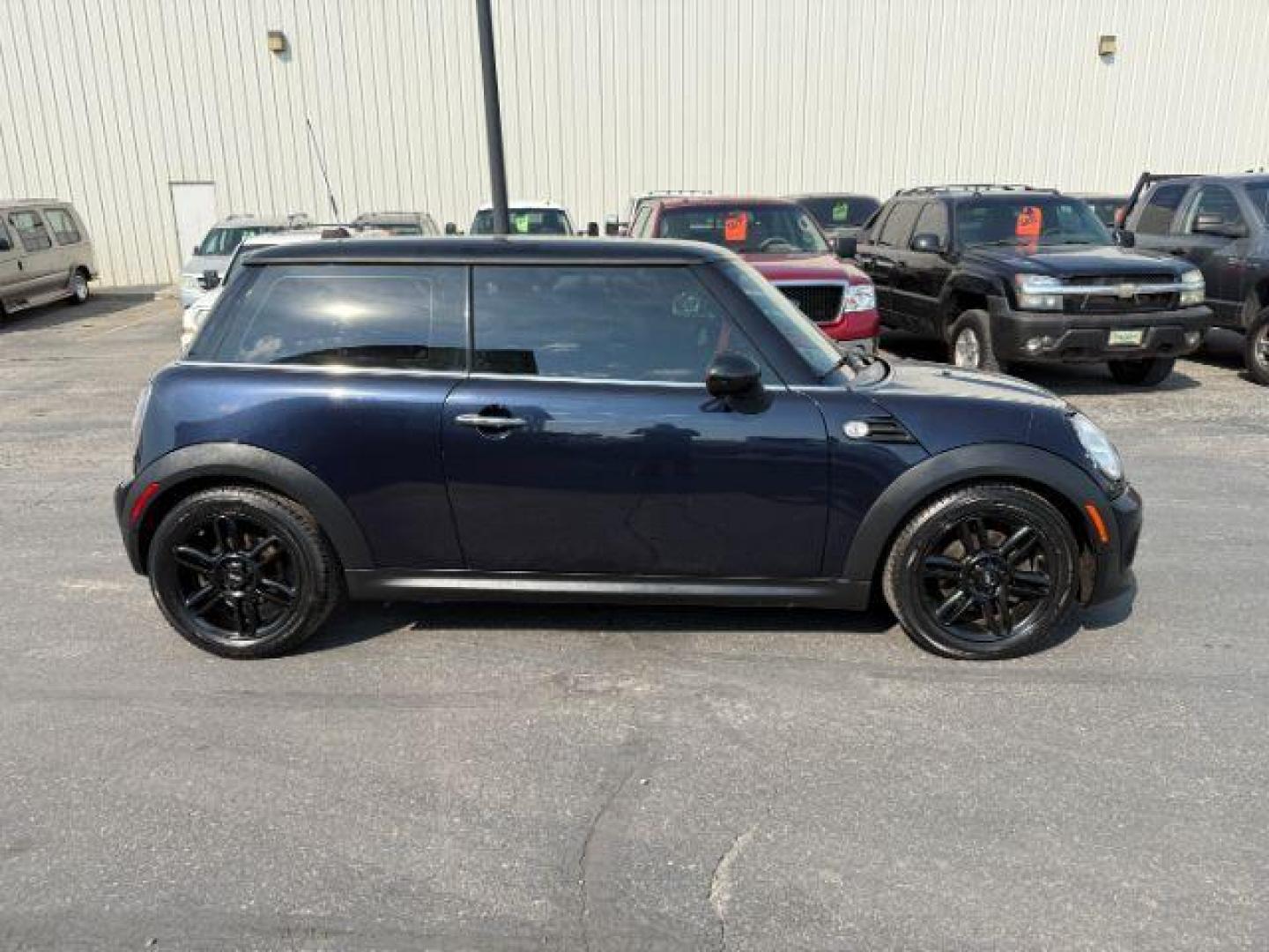 2013 BLUE /Carbon Black Mini Hardtop (WMWSU3C57DT) with an 16L I-4 DOHC engine, Manual transmission, located at 1175 N Woodruff Ave, Idaho Falls, ID, 83401, 43.506901, -111.999657 - At Timberline Auto, finding a great deal on your next vehicle is always easy! Our experienced sales staff's goal is to help find you the right vehicle at the right price! Our knowledgeable finance department has options for almost any credit score. We offer extended service contract options to prote - Photo#6