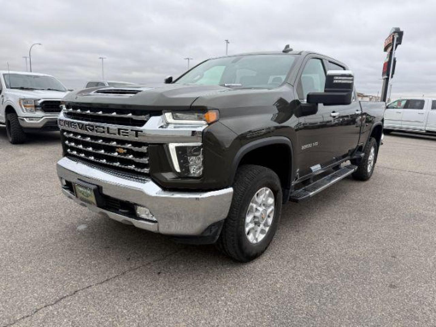 2022 GREEN /Jet Black Chevrolet Silverado 3500HD (1GC4YUEY1NF) with an Duramax 66L V-8 diesel direct injection engine, Automatic transmission, located at 1175 N Woodruff Ave, Idaho Falls, ID, 83401, 43.506901, -111.999657 - At Timberline Auto, finding a great deal on your next vehicle is always easy! Our experienced sales staff's goal is to help find you the right vehicle at the right price! Our knowledgeable finance department has options for almost any credit score. We offer extended service contract options to prote - Photo#25