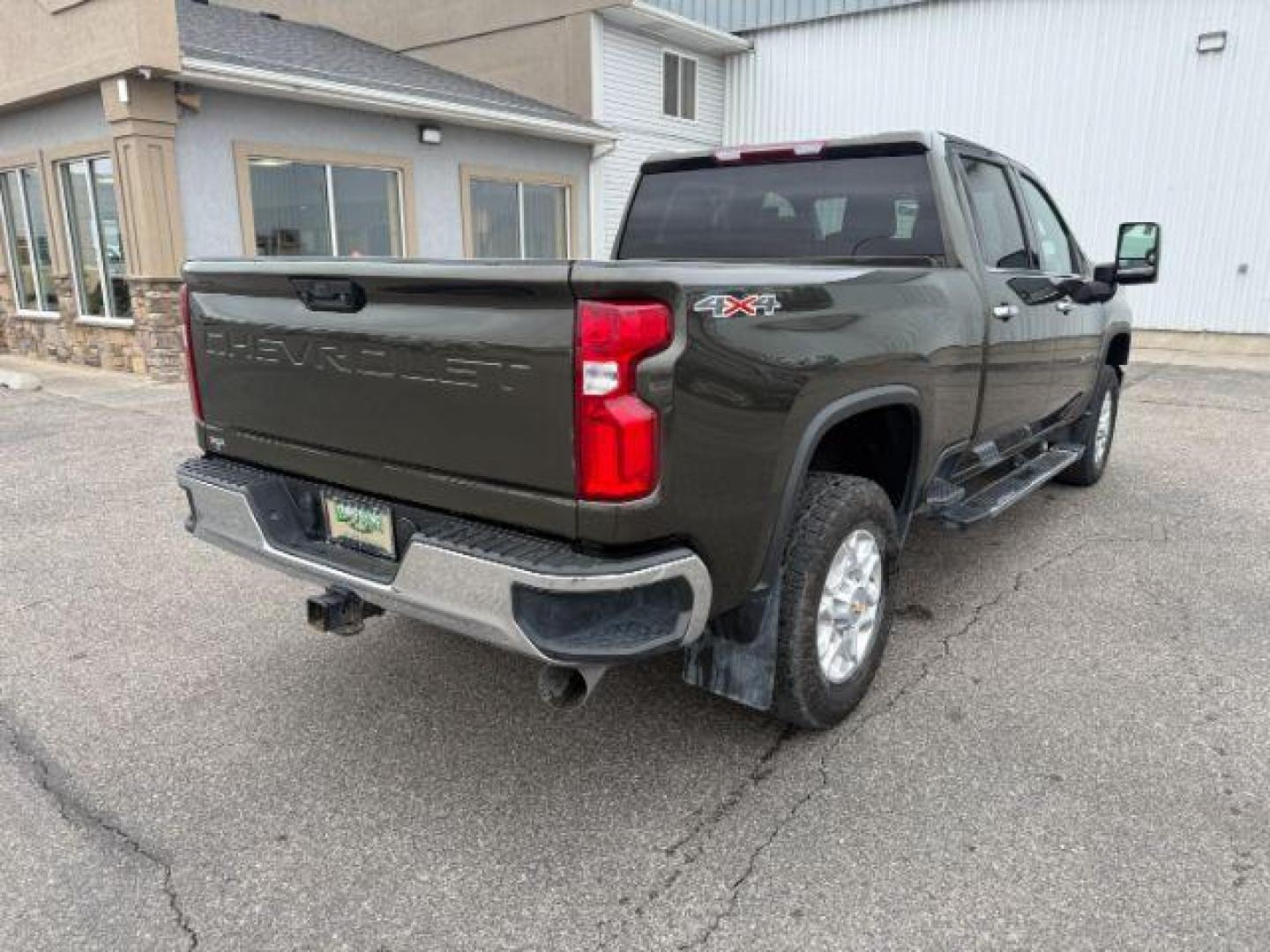 2022 GREEN /Jet Black Chevrolet Silverado 3500HD (1GC4YUEY1NF) with an Duramax 66L V-8 diesel direct injection engine, Automatic transmission, located at 1175 N Woodruff Ave, Idaho Falls, ID, 83401, 43.506901, -111.999657 - At Timberline Auto, finding a great deal on your next vehicle is always easy! Our experienced sales staff's goal is to help find you the right vehicle at the right price! Our knowledgeable finance department has options for almost any credit score. We offer extended service contract options to prote - Photo#31