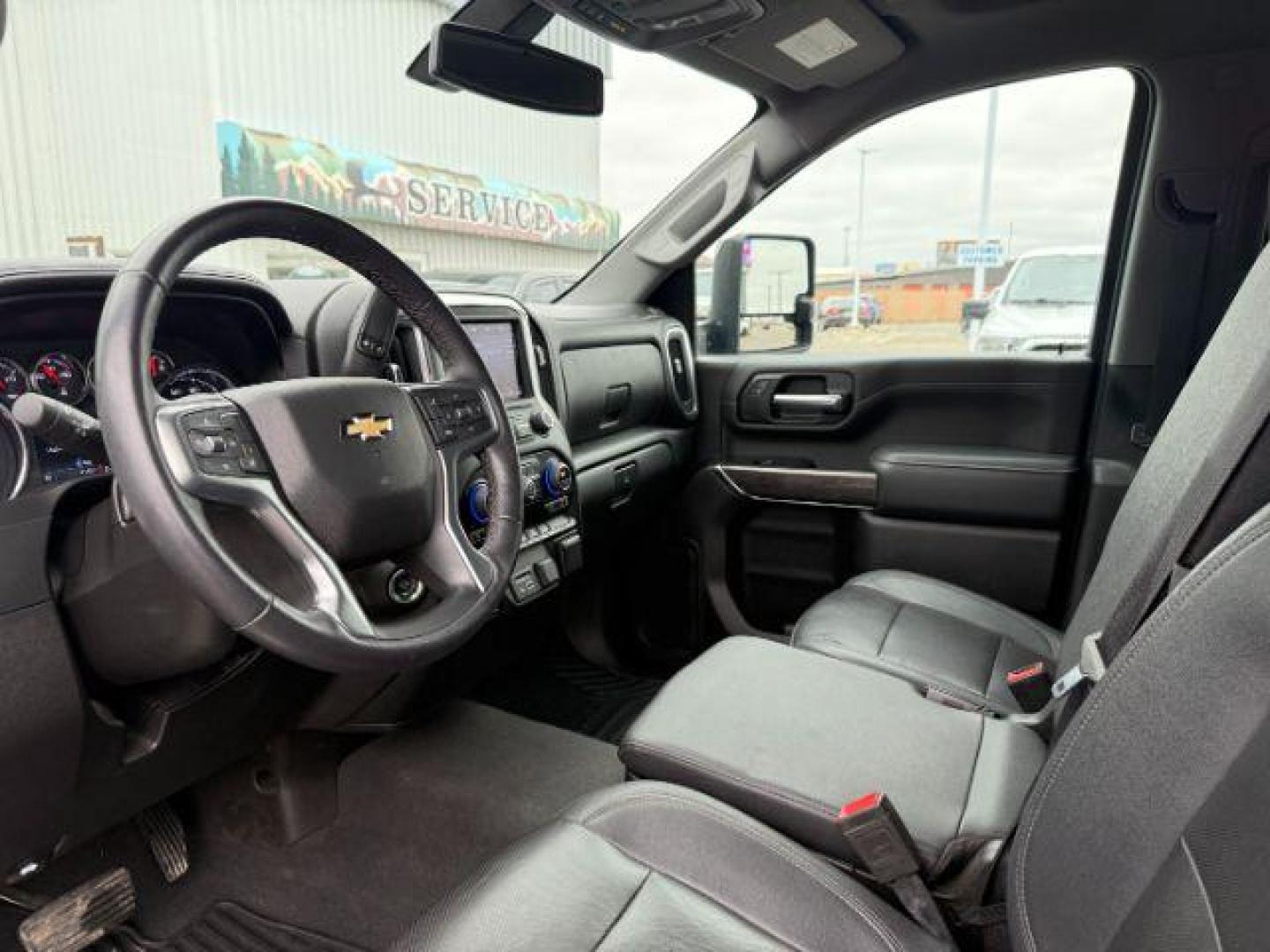 2022 GREEN /Jet Black Chevrolet Silverado 3500HD (1GC4YUEY1NF) with an Duramax 66L V-8 diesel direct injection engine, Automatic transmission, located at 1175 N Woodruff Ave, Idaho Falls, ID, 83401, 43.506901, -111.999657 - At Timberline Auto, finding a great deal on your next vehicle is always easy! Our experienced sales staff's goal is to help find you the right vehicle at the right price! Our knowledgeable finance department has options for almost any credit score. We offer extended service contract options to prote - Photo#38