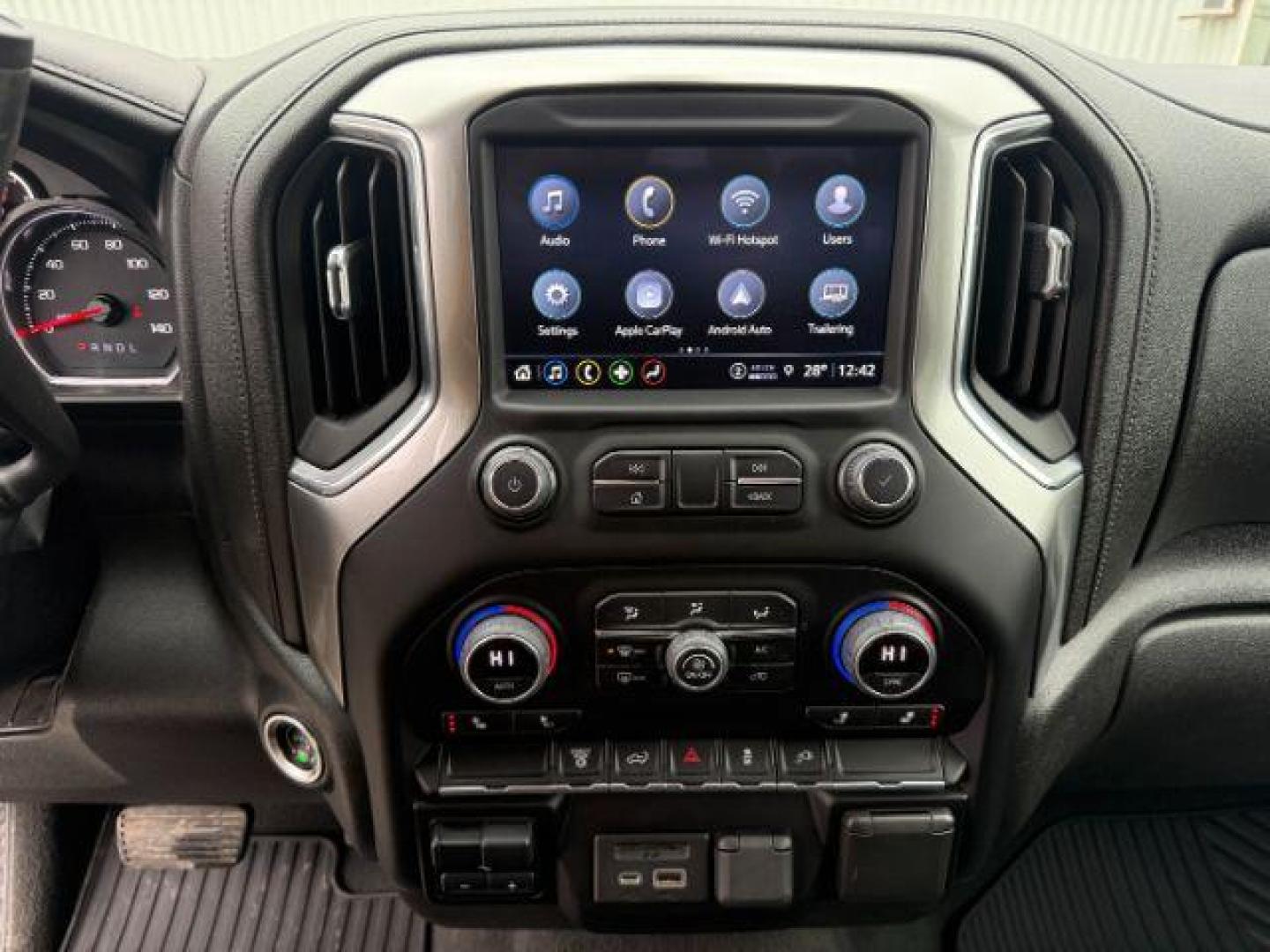 2022 GREEN /Jet Black Chevrolet Silverado 3500HD (1GC4YUEY1NF) with an Duramax 66L V-8 diesel direct injection engine, Automatic transmission, located at 1175 N Woodruff Ave, Idaho Falls, ID, 83401, 43.506901, -111.999657 - At Timberline Auto, finding a great deal on your next vehicle is always easy! Our experienced sales staff's goal is to help find you the right vehicle at the right price! Our knowledgeable finance department has options for almost any credit score. We offer extended service contract options to prote - Photo#40