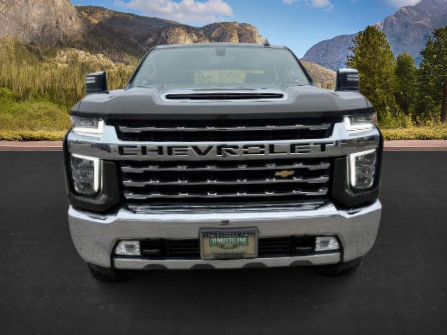 2022 GREEN /Jet Black Chevrolet Silverado 3500HD (1GC4YUEY1NF) with an Duramax 66L V-8 diesel direct injection engine, Automatic transmission, located at 1175 N Woodruff Ave, Idaho Falls, ID, 83401, 43.506901, -111.999657 - At Timberline Auto, finding a great deal on your next vehicle is always easy! Our experienced sales staff's goal is to help find you the right vehicle at the right price! Our knowledgeable finance department has options for almost any credit score. We offer extended service contract options to prote - Photo#9