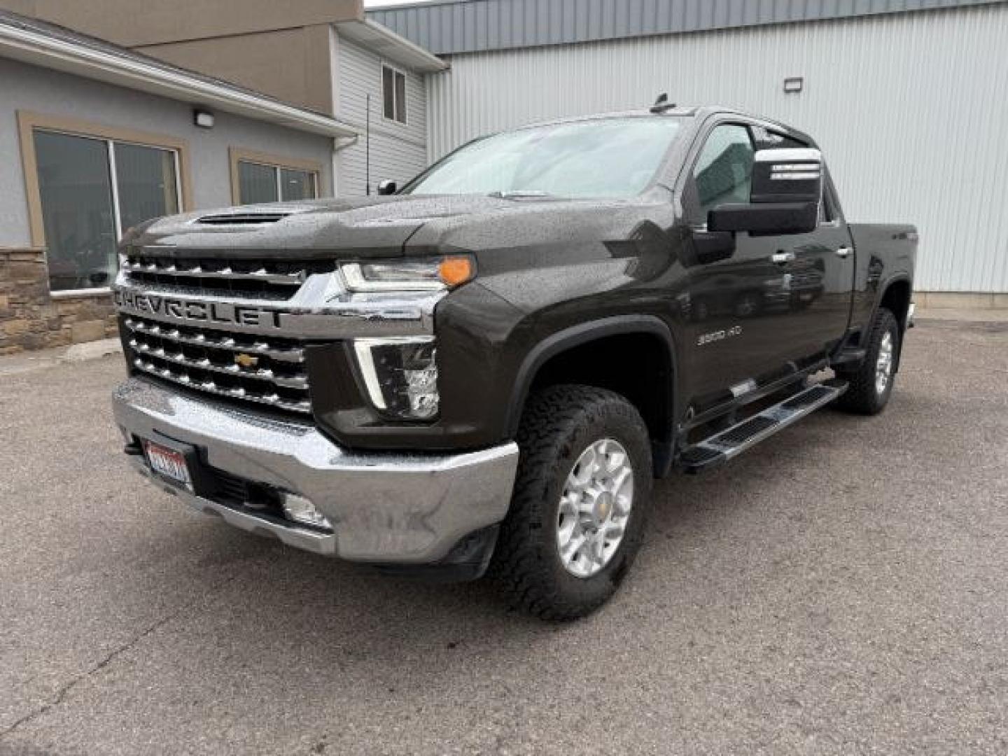 2022 GREEN /Jet Black Chevrolet Silverado 3500HD (1GC4YUEY1NF) with an Duramax 66L V-8 diesel direct injection engine, Automatic transmission, located at 1175 N Woodruff Ave, Idaho Falls, ID, 83401, 43.506901, -111.999657 - At Timberline Auto, finding a great deal on your next vehicle is always easy! Our experienced sales staff goal is to help find you the right vehicle at the right price! Our knowledgeable finance department has options for almost any credit score. We offer extended service contract options to prot - Photo#25