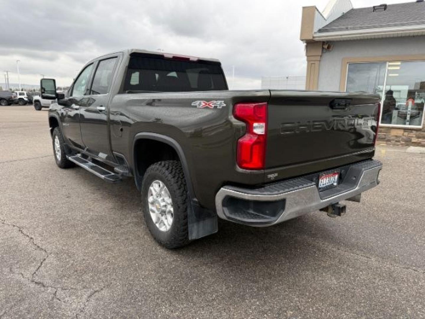 2022 GREEN /Jet Black Chevrolet Silverado 3500HD (1GC4YUEY1NF) with an Duramax 66L V-8 diesel direct injection engine, Automatic transmission, located at 1175 N Woodruff Ave, Idaho Falls, ID, 83401, 43.506901, -111.999657 - At Timberline Auto, finding a great deal on your next vehicle is always easy! Our experienced sales staff goal is to help find you the right vehicle at the right price! Our knowledgeable finance department has options for almost any credit score. We offer extended service contract options to prot - Photo#27