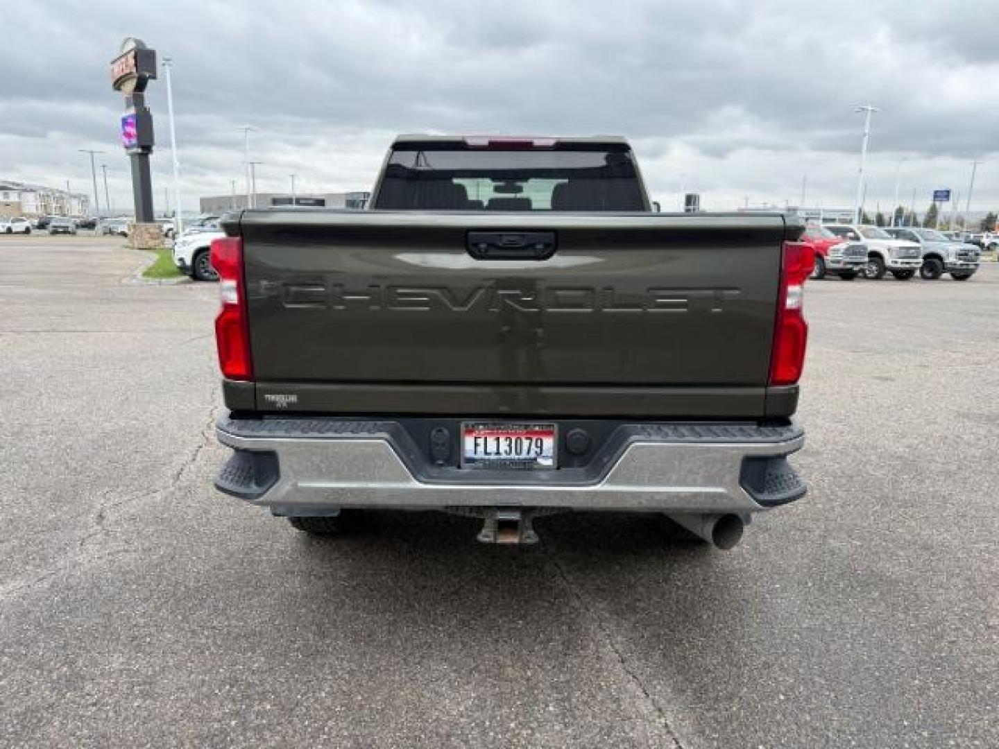 2022 GREEN /Jet Black Chevrolet Silverado 3500HD (1GC4YUEY1NF) with an Duramax 66L V-8 diesel direct injection engine, Automatic transmission, located at 1175 N Woodruff Ave, Idaho Falls, ID, 83401, 43.506901, -111.999657 - At Timberline Auto, finding a great deal on your next vehicle is always easy! Our experienced sales staff goal is to help find you the right vehicle at the right price! Our knowledgeable finance department has options for almost any credit score. We offer extended service contract options to prot - Photo#28