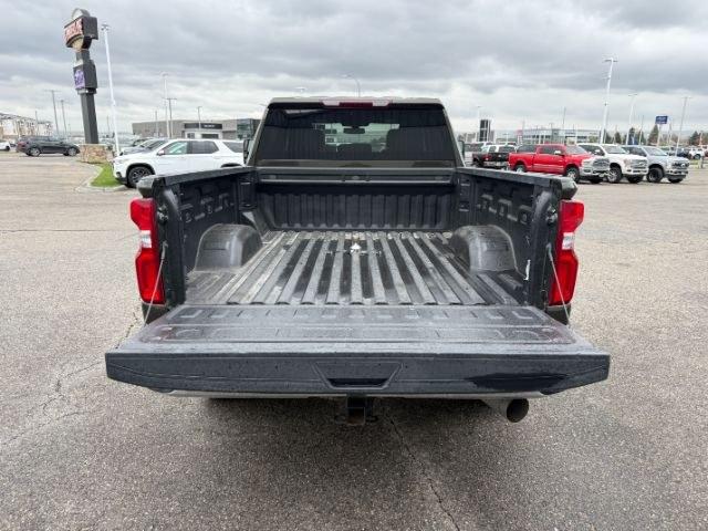 2022 GREEN /Jet Black Chevrolet Silverado 3500HD 4WD Crew Cab Standard Bed LTZ (1GC4YUEY1NF) with an Duramax 6.6L V-8 diesel direct injection engine, AUTOMATIC transmission - At Timberline Auto, finding a great deal on your next vehicle is always easy! Our experienced sales staff goal is to help find you the right vehicle at the right price! Our knowledgeable finance department has options for almost any credit score. We offer extended service contract options to prot - Photo#30